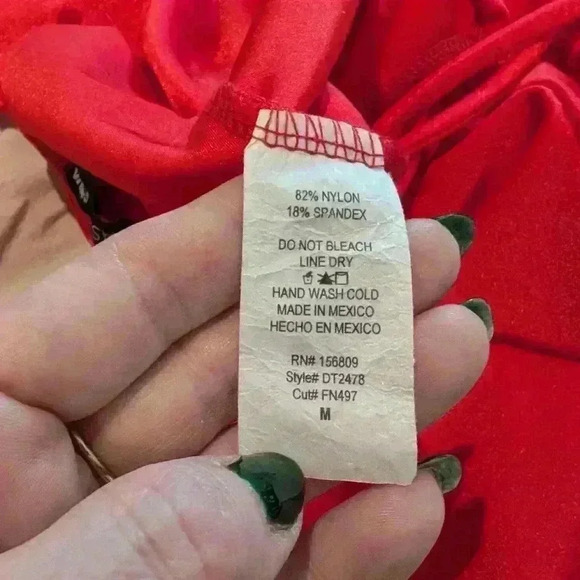 Fashion nova red jumpsuit size M with flared pants - Picture 8 of 8